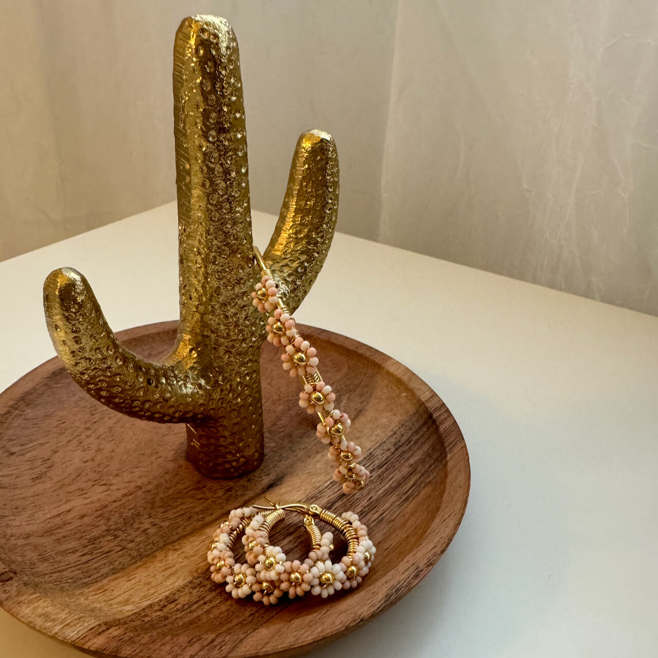 Daisy Beaded Earrings and Bracelet Set - Mirasol Accessories