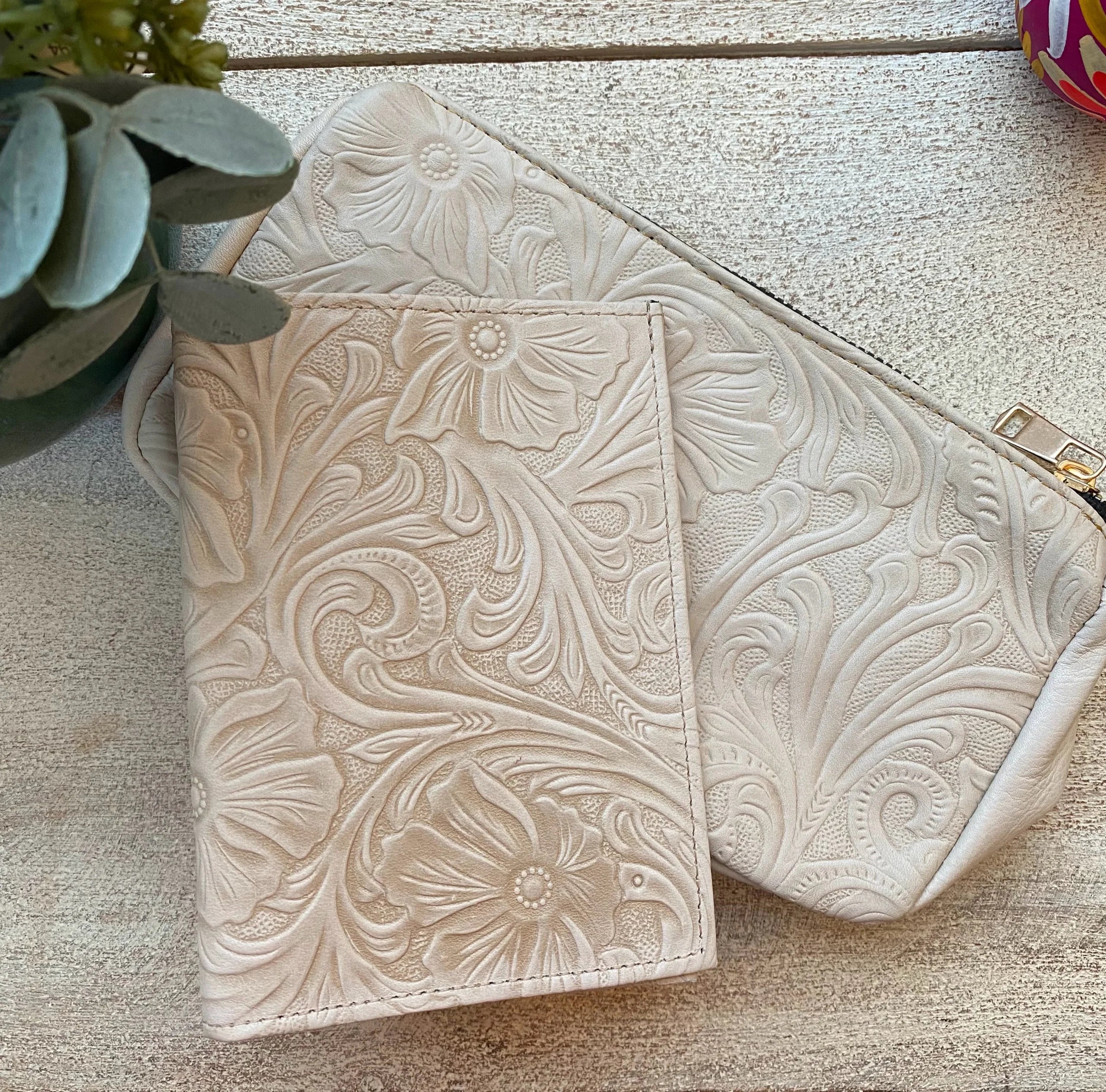 Travel Set | Passport Case and Makeup Bag | Crema - Mirasol Accessories