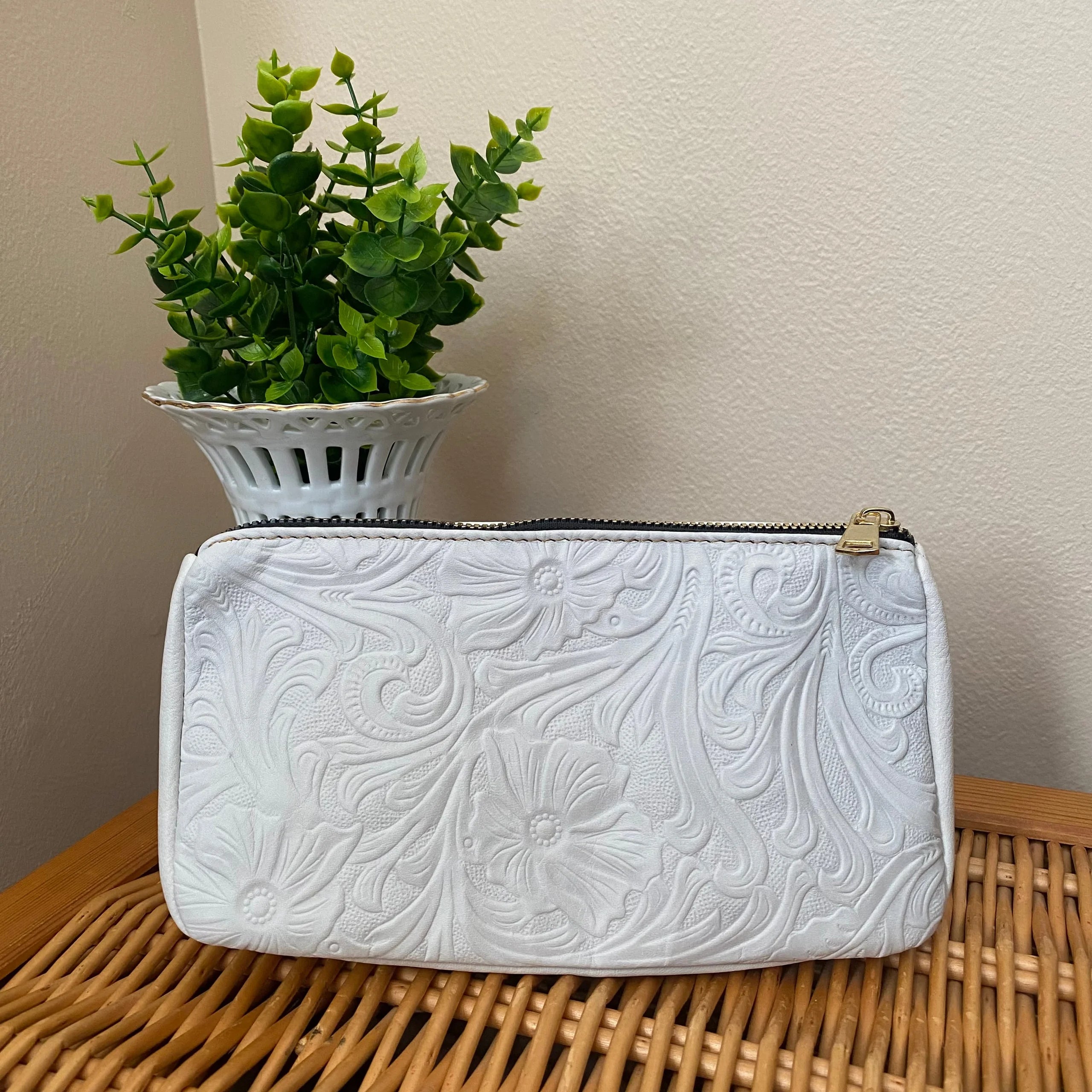 Mia Leather Makeup Bag - Mirasol Accessories