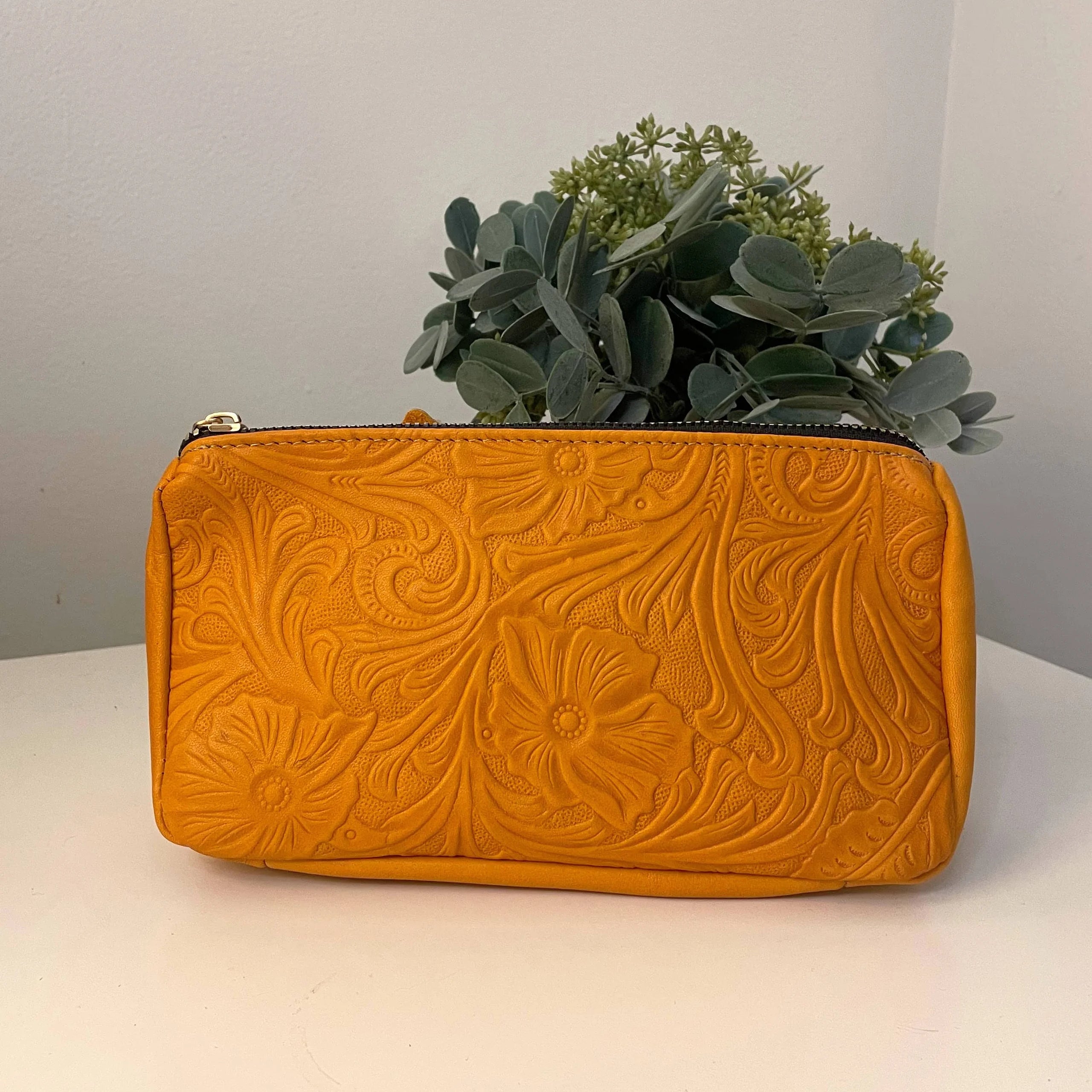 Mia Leather Makeup Bag - Mirasol Accessories