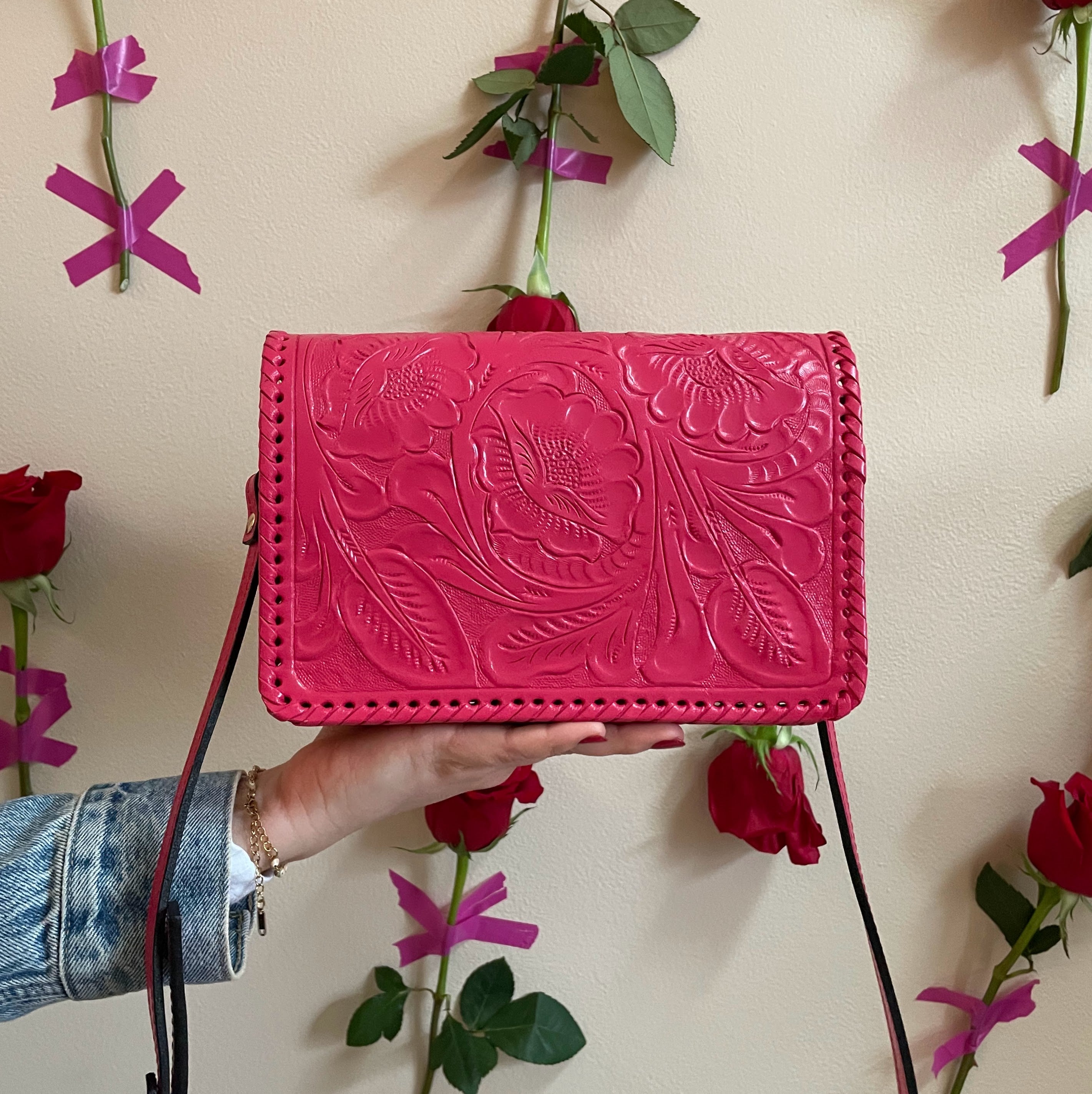 Brenda Tooled Crossbody | Rosa Mexicano