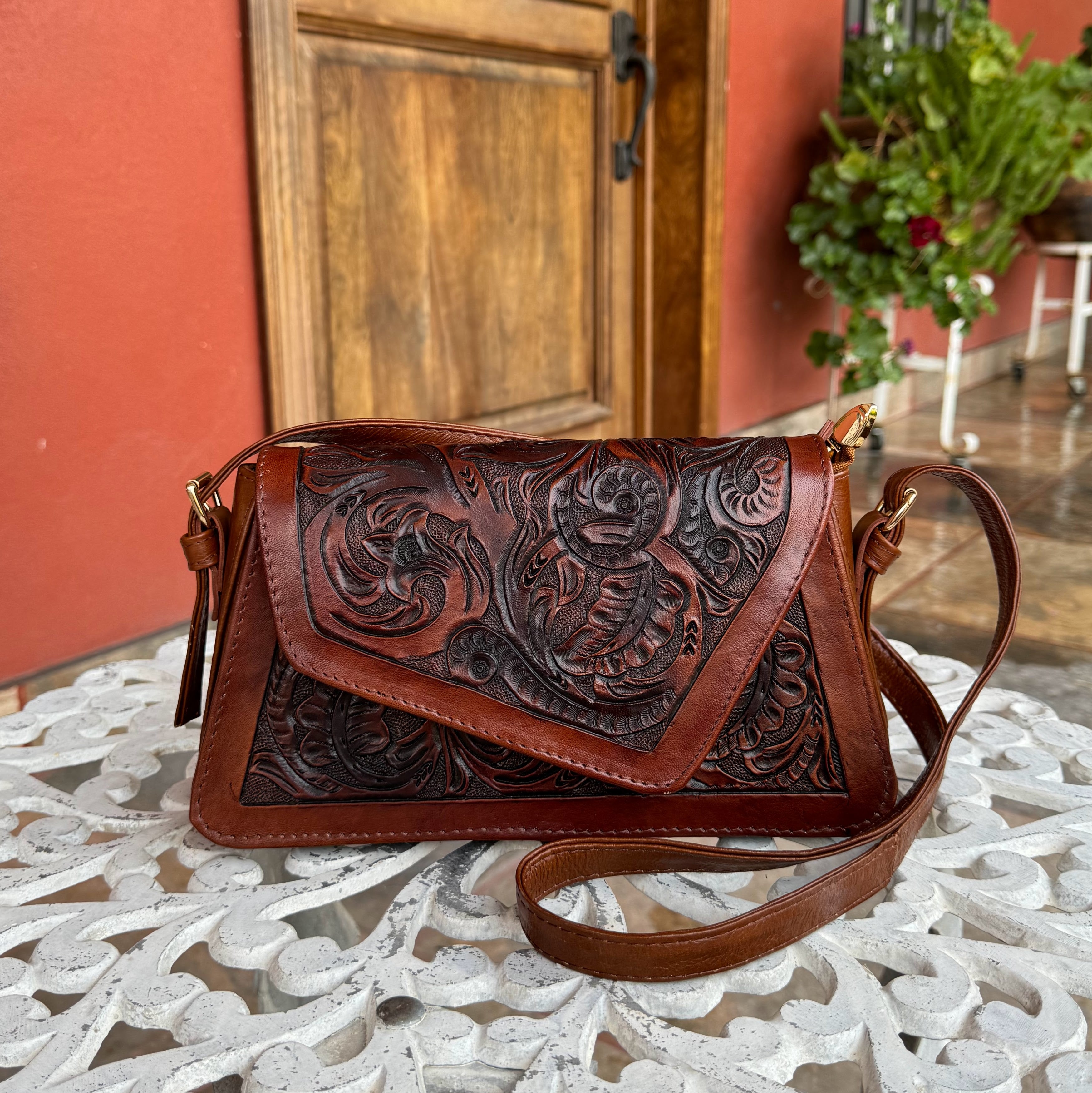 Camila Cincelado Shoulder Bag | Café - Mirasol Accessories