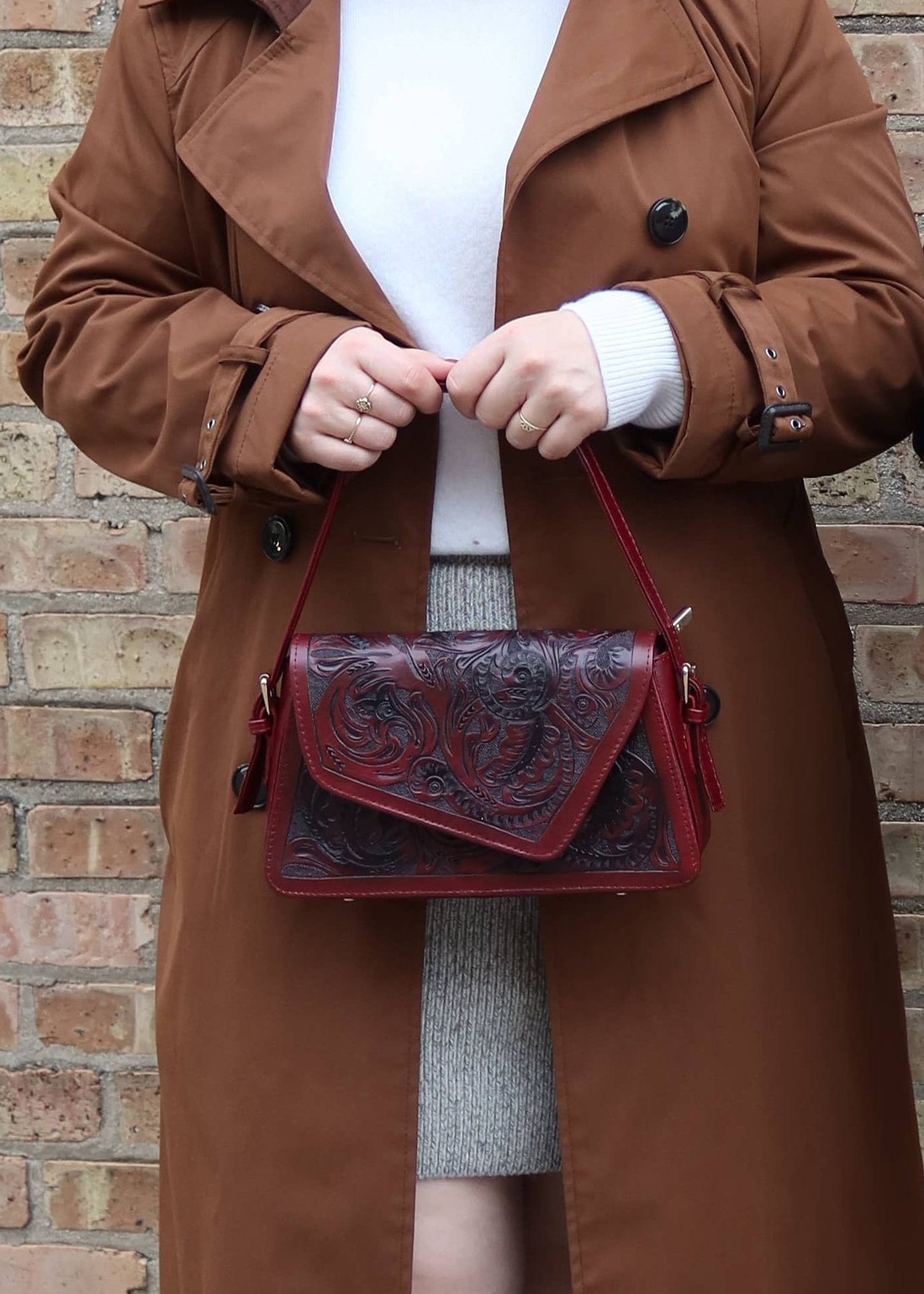 Camila Cincelado Shoulder Bag | Cherry Mocha | Mirasol Accessories