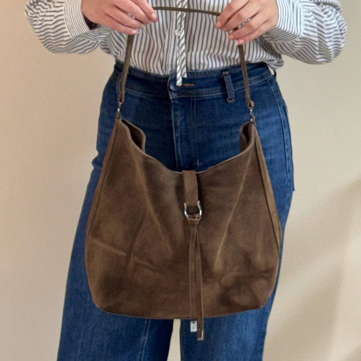 Yesenia Suede Shoulder Bag | Olivo - Mirasol Accessories