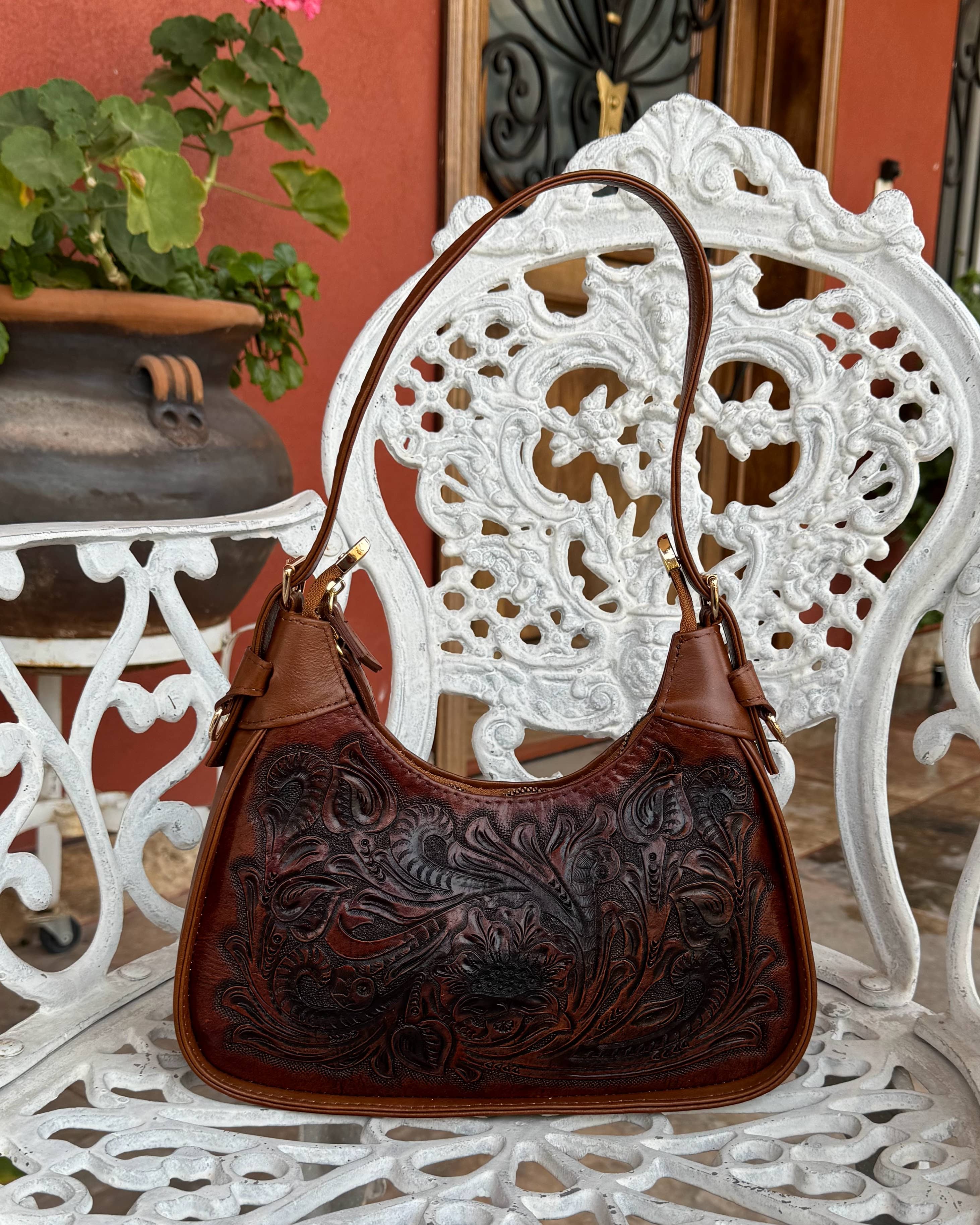 Gemma Cincelado Shoulder Bag | Café - Mirasol Accessories