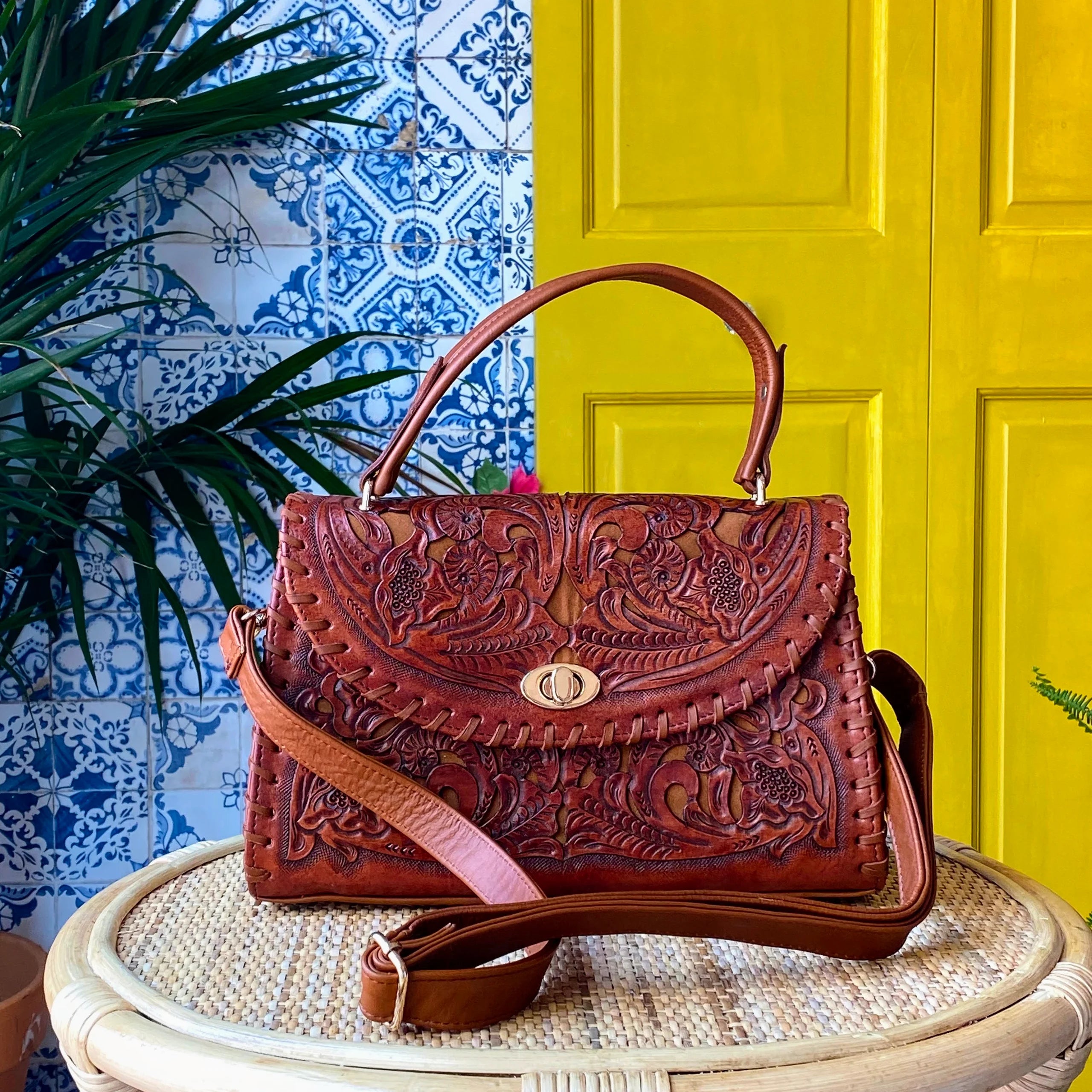 Clara Tooled Crossbody | Cafe Shedron