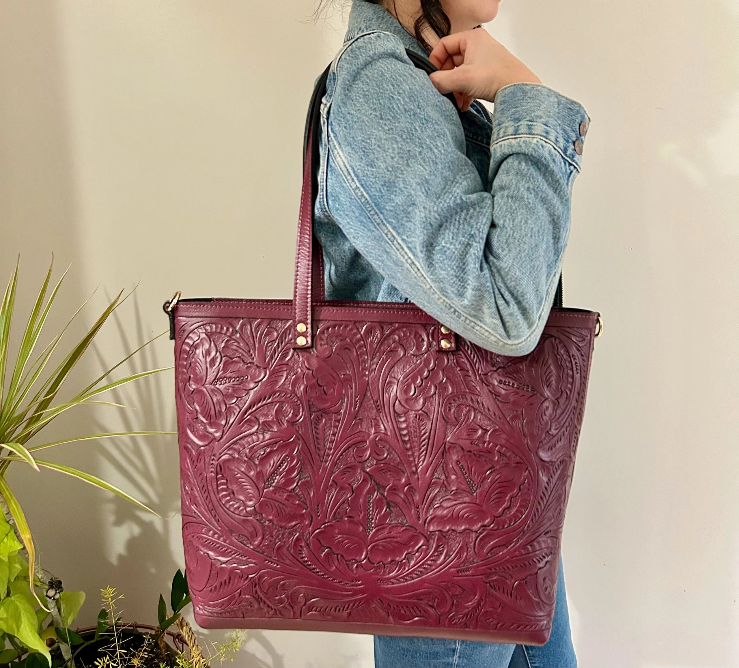 Carolina Tooled Leather Tote | Vino Tinto - Mirasol Accessories