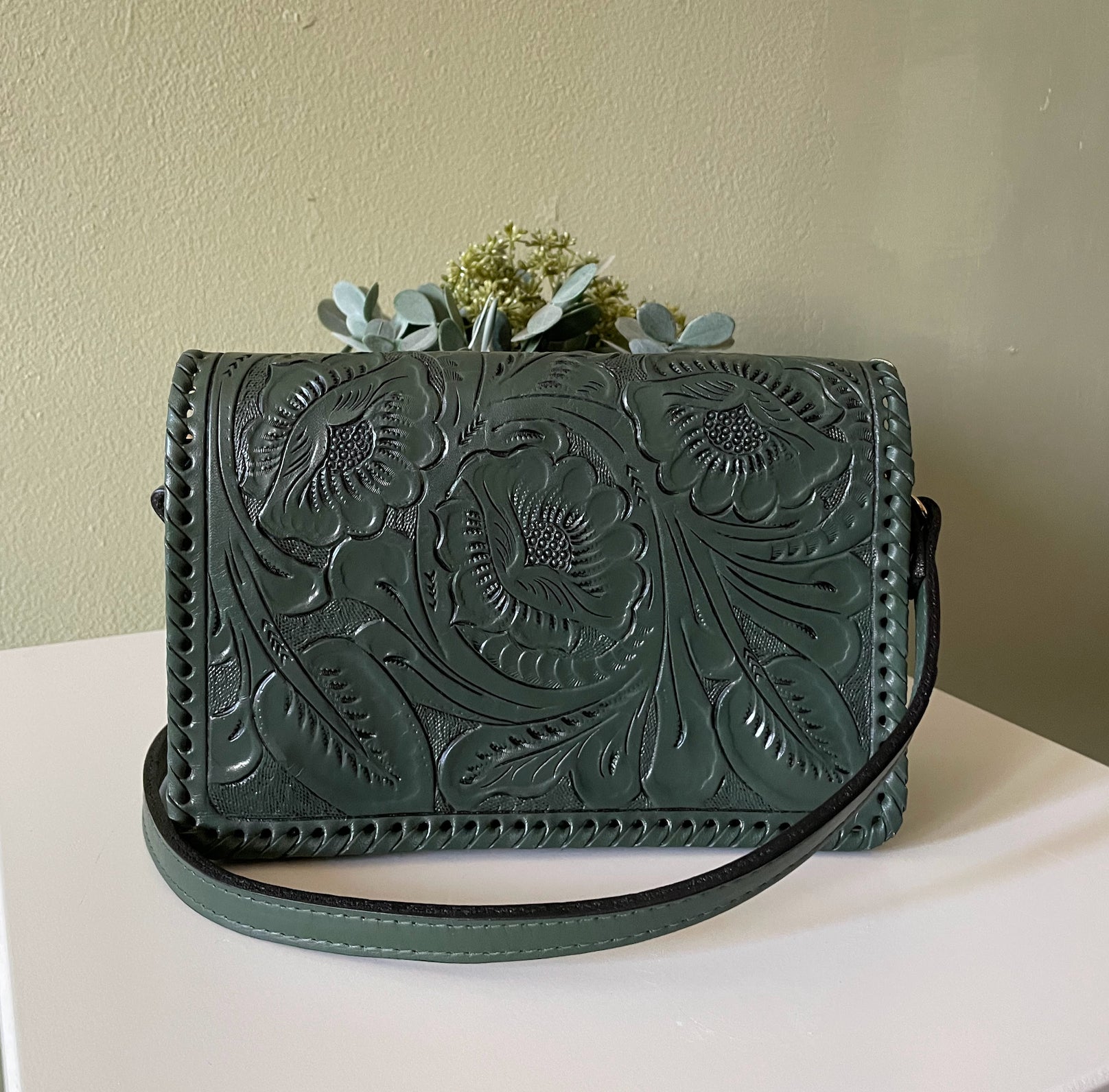 Brenda Tooled Crossbody | Olive