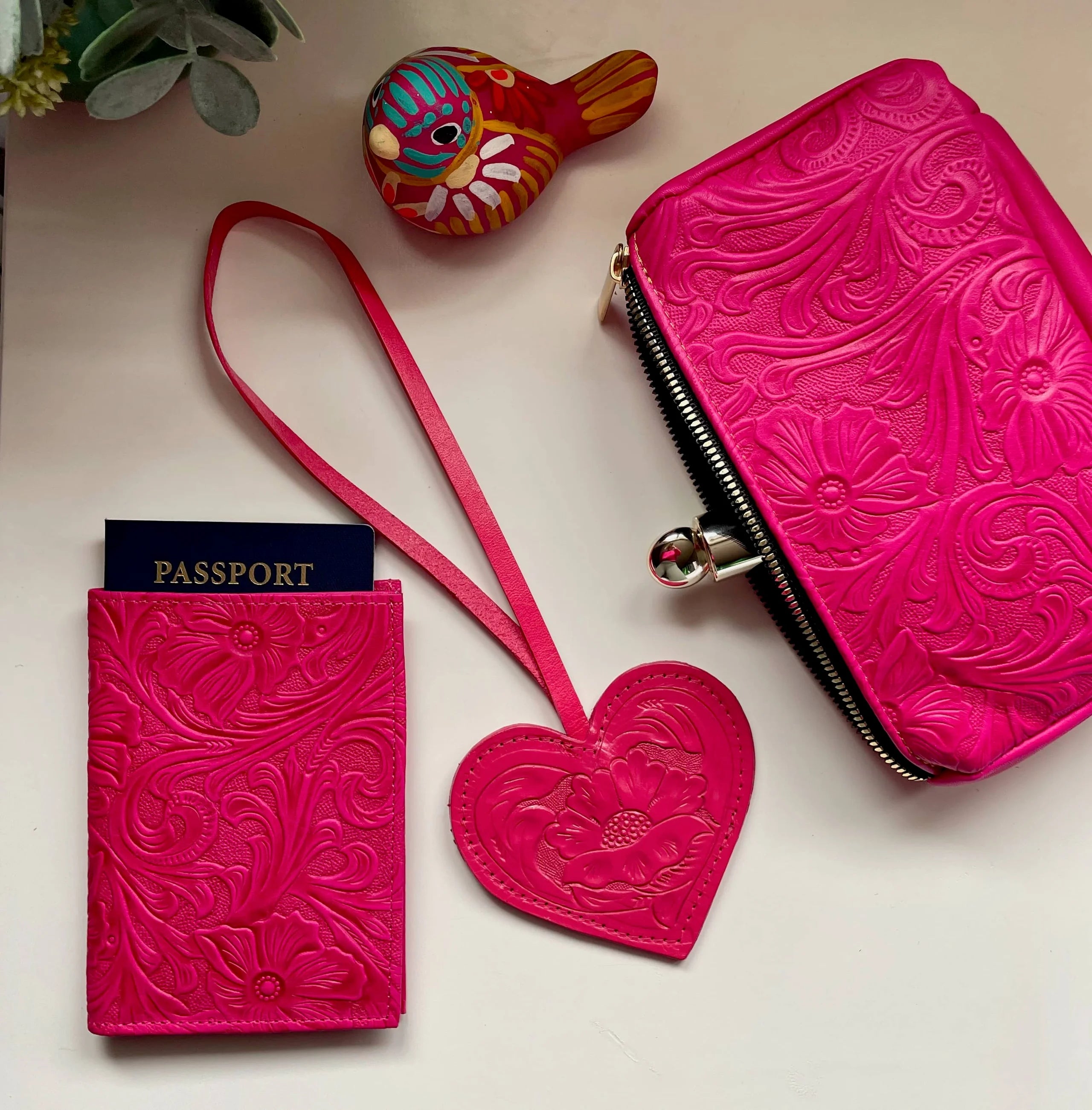 Amorcito Corazon Travel Set | Fuchsia