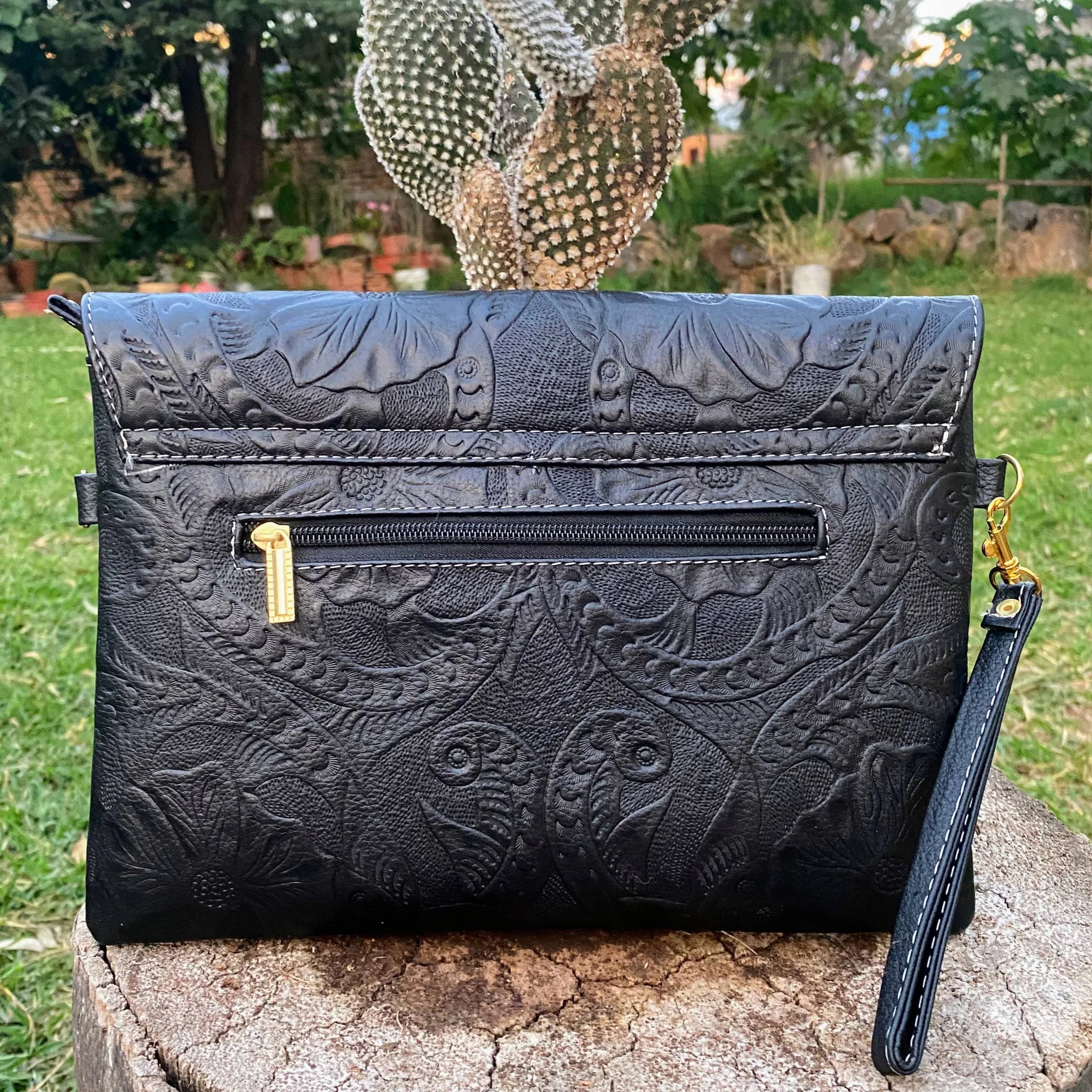 Esme Leather Crossbody Clutch | Black - Mirasol Accessories